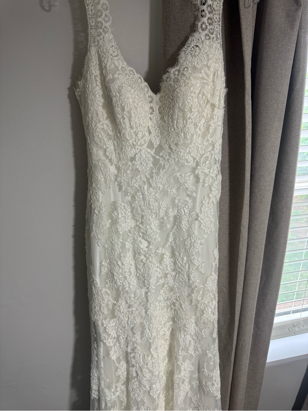 Lace Wedding Dress in Ivory